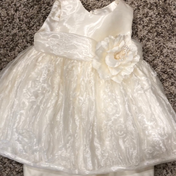 Baby Cream Dress - Picture 3 of 4